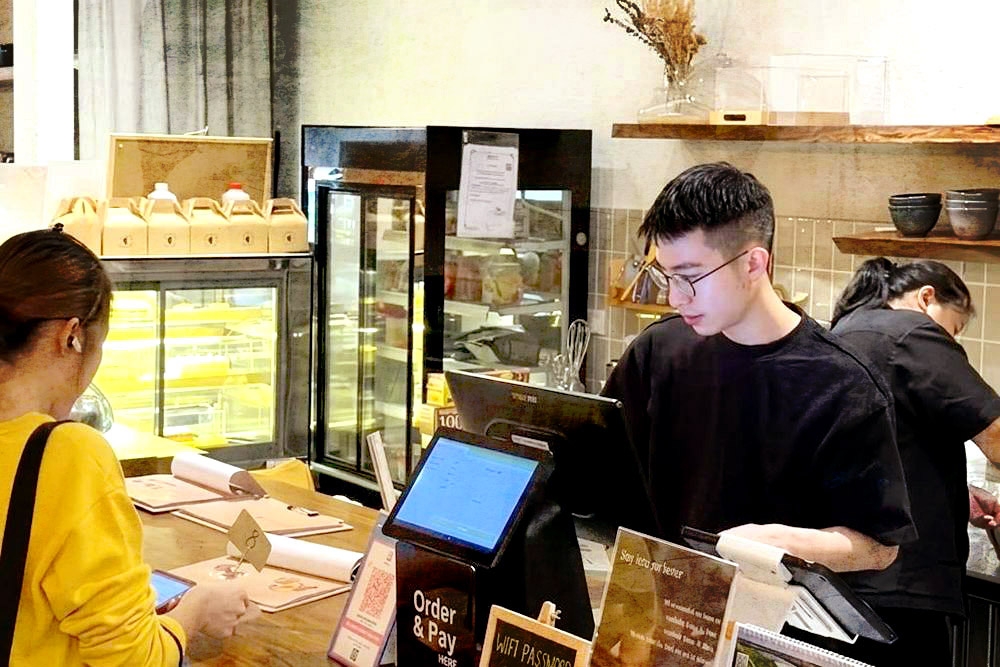 Lee learned on the job, not having prior F&B experience.
