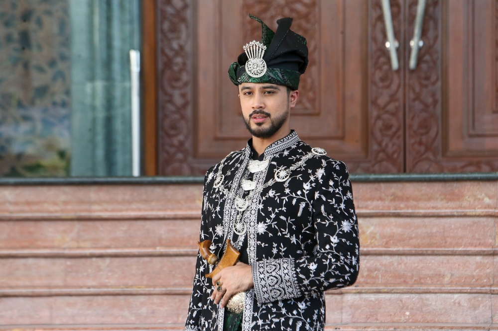 M.Nasir cheekily describes Singaporean actor and singer Aliff Aziz as the second most handsome actor in Malaysia. — Picture by Choo Choy May