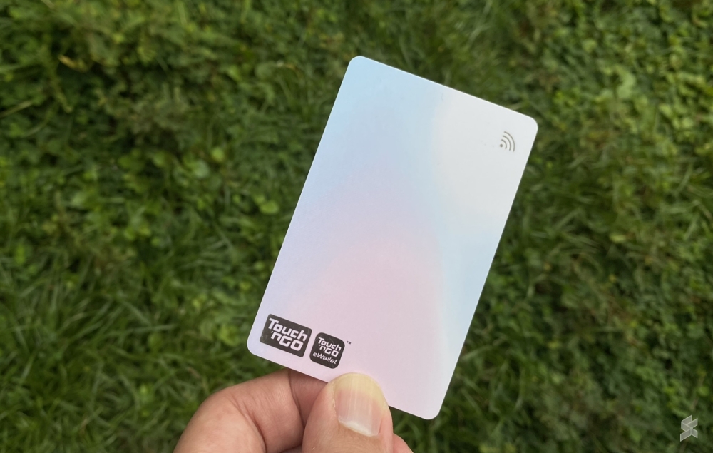 Yet a woman, whose Touch N Go card had insufficient credit, who had to get off the bus earlier, managed to get back on when the bus returned to the station but at a slightly different stop. — SoyaCincau pic