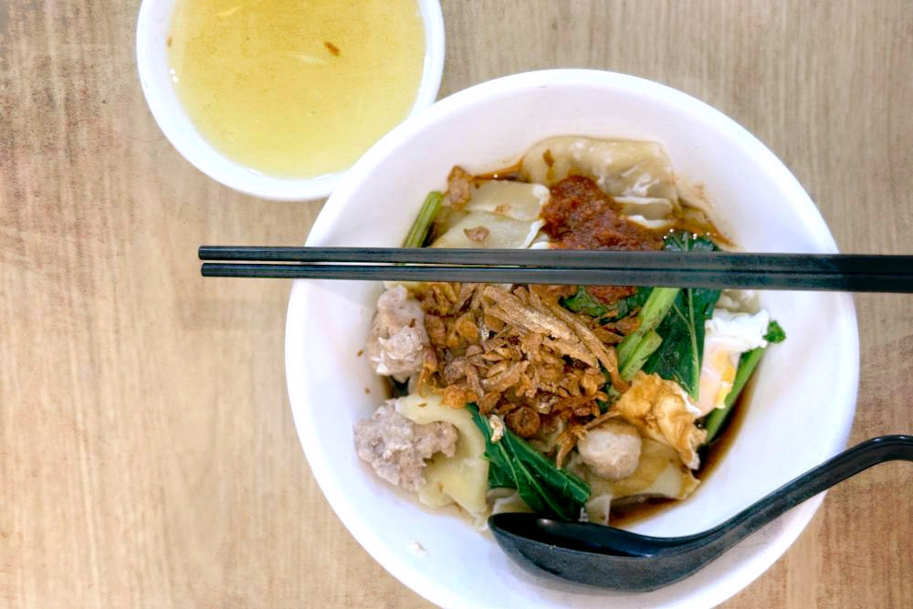 Ask for a poached egg to go with your ‘mee hoon kueh’. — Picture by CK Lim