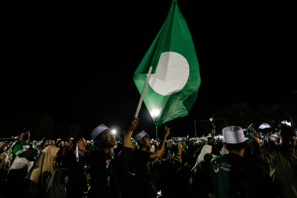 The author argues that PAS risks turning its political dominance of Perikatan Nasional into a constitutional and legal battle by sidelining Bersatu without a clear, settled process. — Picture by Sayuti Zainudin