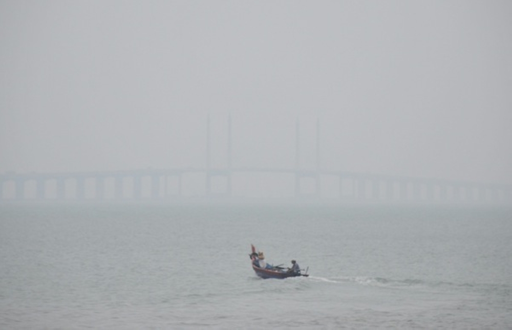 Malaysia is susceptible to haze due to its geographical location and tropical climate, which contributes to high humidity and temperature fluctuations. — Picture by K.E. Ooi