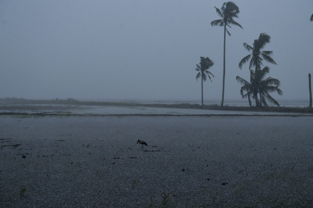 MetMalaysia warns thunderstorms, heavy rain and strong winds in Kelantan, Sarawak, Sabah until 7pm