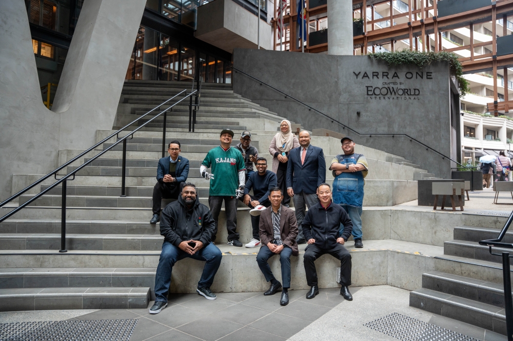 K-Town Clan and All Access Asia representatives with members of the Consulate General of Malaysia in Melbourne during a courtesy visit ahead of the group’s Australian debut.