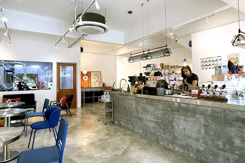 Roastery on one side, the coffee bar on the other. — Picture by CK Lim