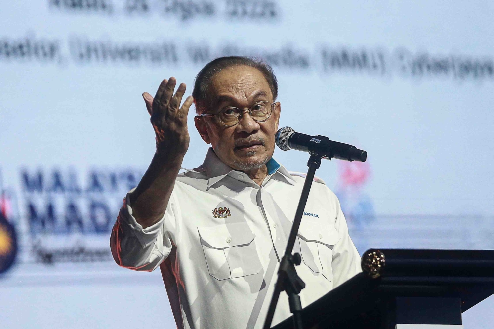 Anwar hopes haze clears enough for National Day, Malaysia Day celebrations