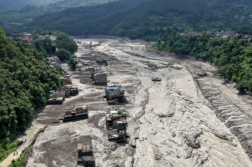 Eleven Malaysians out of contact after Nepal floods, says Foreign Ministry (VIDEO)
