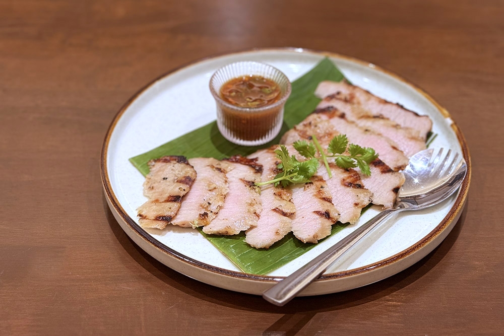 Isaan style grilled pork neck (‘kor moo yang’). — Picture by CK Lim