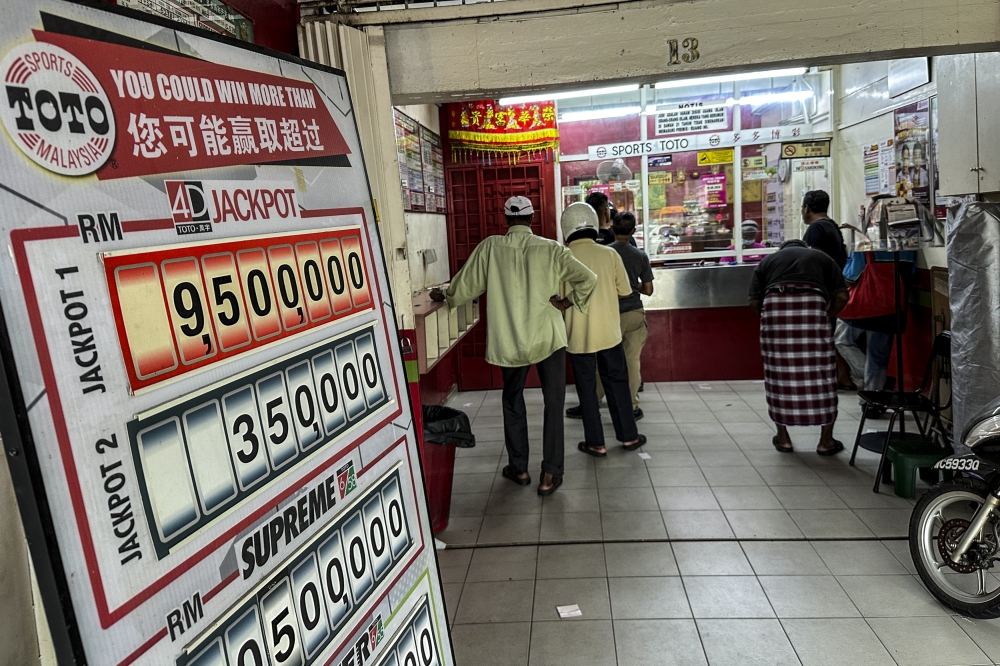 Finance Ministry: No new gambling licences issued under Madani govt