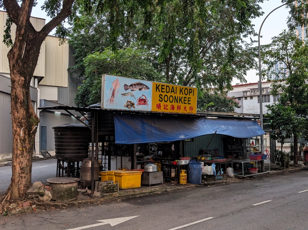 Soon Kee is little more than a shack, but it puts the ‘yum’ in ‘under the yum-yum tree’ — Picture by Ethan Lau