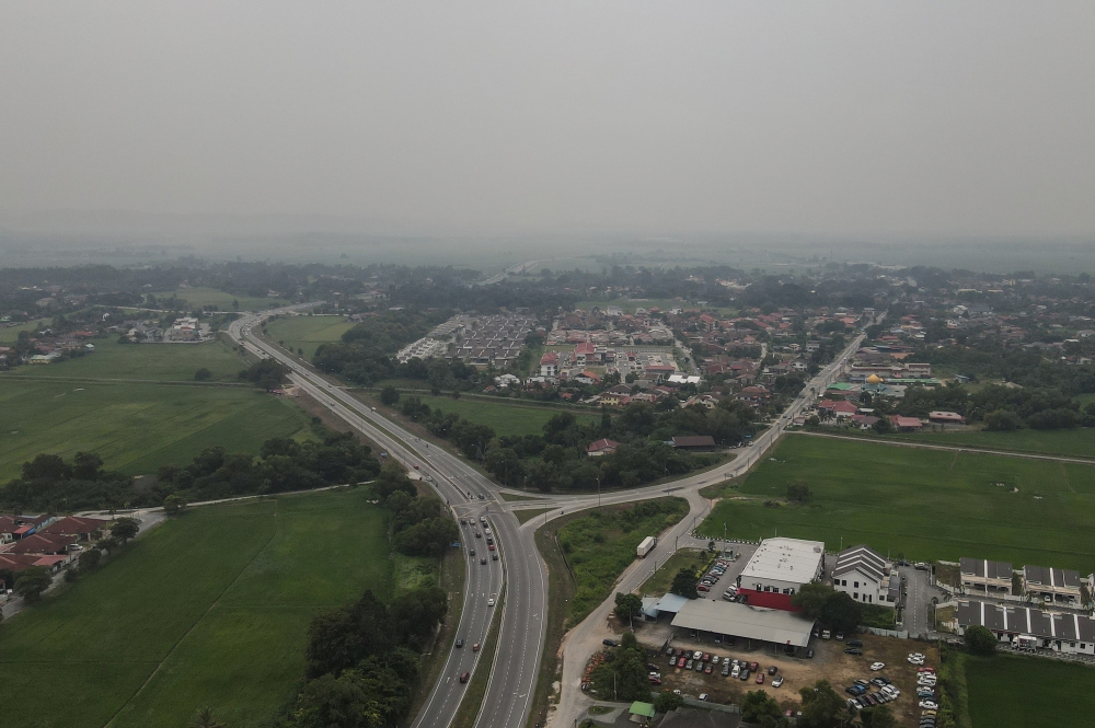 Haze continues choking Malaysia as 19 areas see ‘Unhealthy’ air quality