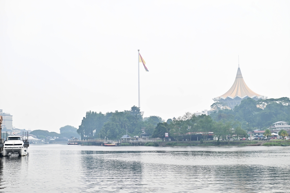 MetMalaysia: Haze expected to persist across Sarawak tomorrow, with thunderstorms in several areas