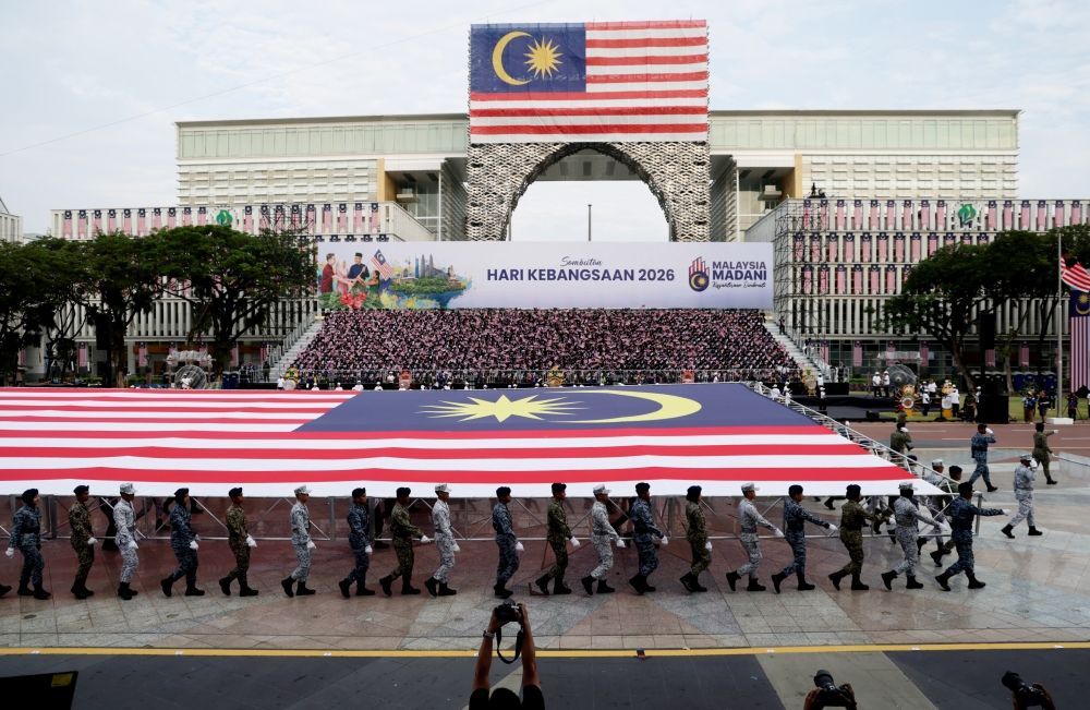 Tengku Zafrul says that Malaysia must move beyond fear-based identity politics and focus instead on unity, social mobility, education, productivity and shared national progress. — Bernama pic