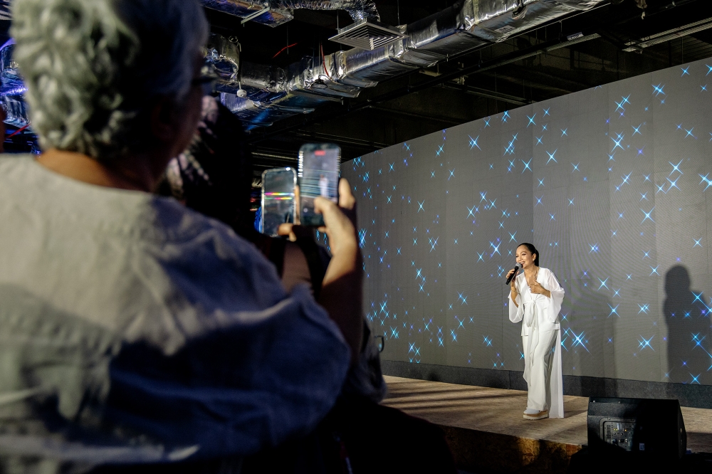 Datuk Seri Sheila Majid performs during the ‘Jiwa Merdeka’ preview at Ombak KLCC in Kuala Lumpur, Aug 28, 2026. — Picture by Firdaus Latif.
