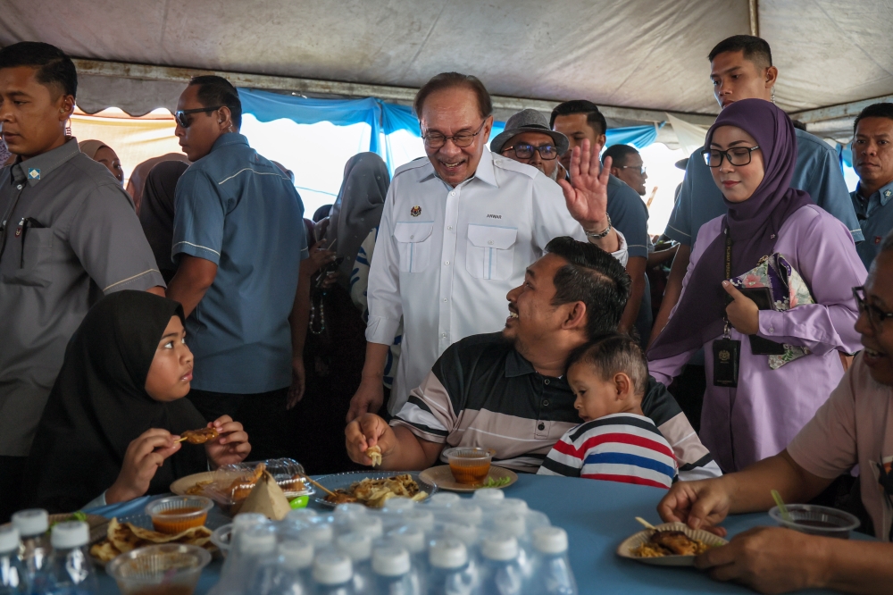 Anwar vows to claw back billions lost to leakages and return money to Malaysians