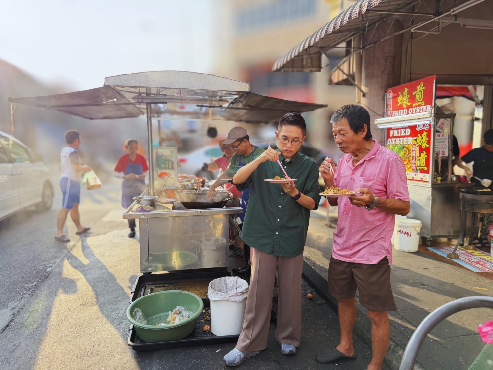 Jason Yeoh’s new series, ‘Axian’s Local Eats’, is a 20-year retrospective that takes him back to many restaurants and families that he’s featured on his shows before. —Picture courtesy of Jason Yeoh