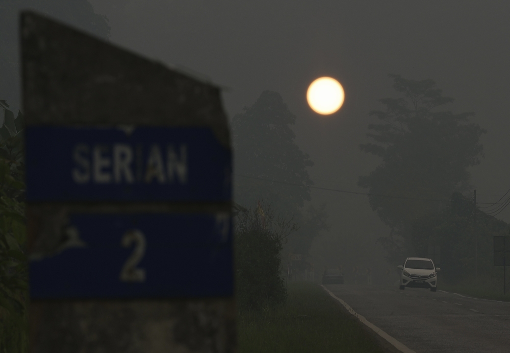 Haze worsens as Serian hits 412, while Samarahan and Kuching record hazardous API levels