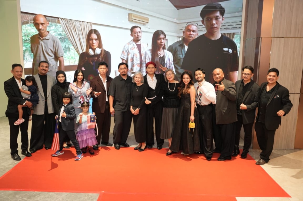 The producers, director and cast of 'Tikus' at the gala premiere on August 20 at TGV Pavilion Damansara Heights. — Picture courtesy of Feisk Productions