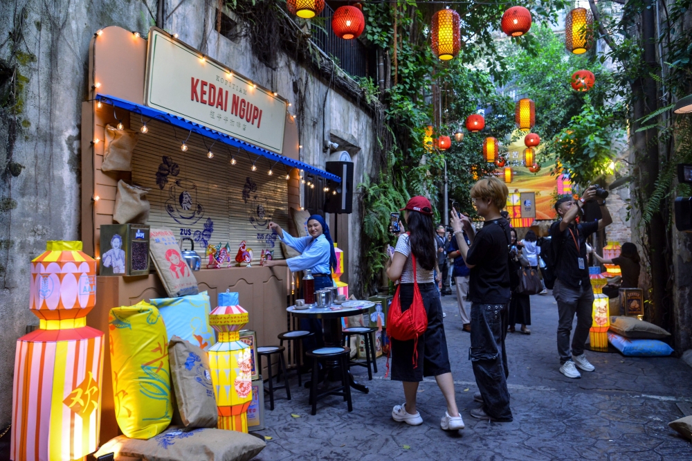 This year, at ‘Kwai Chai Hong’ — Kuala Lumpur Chinatown’s famed ‘ghost alley’ — the Mid-Autumn Festival has already come alive with an immersive art installation themed ‘Lunar Harvest’, inviting visitors to rediscover the values associated with the autumn harvest and appreciate the everyday blessings that are often taken for granted. — Bernama pic 