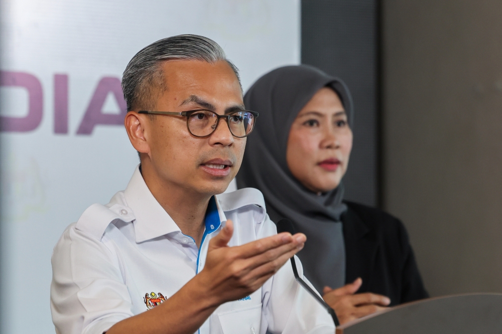 Malaysian Government Plans Stricter E-commerce Oversight to Prevent Illegal Item Sales
