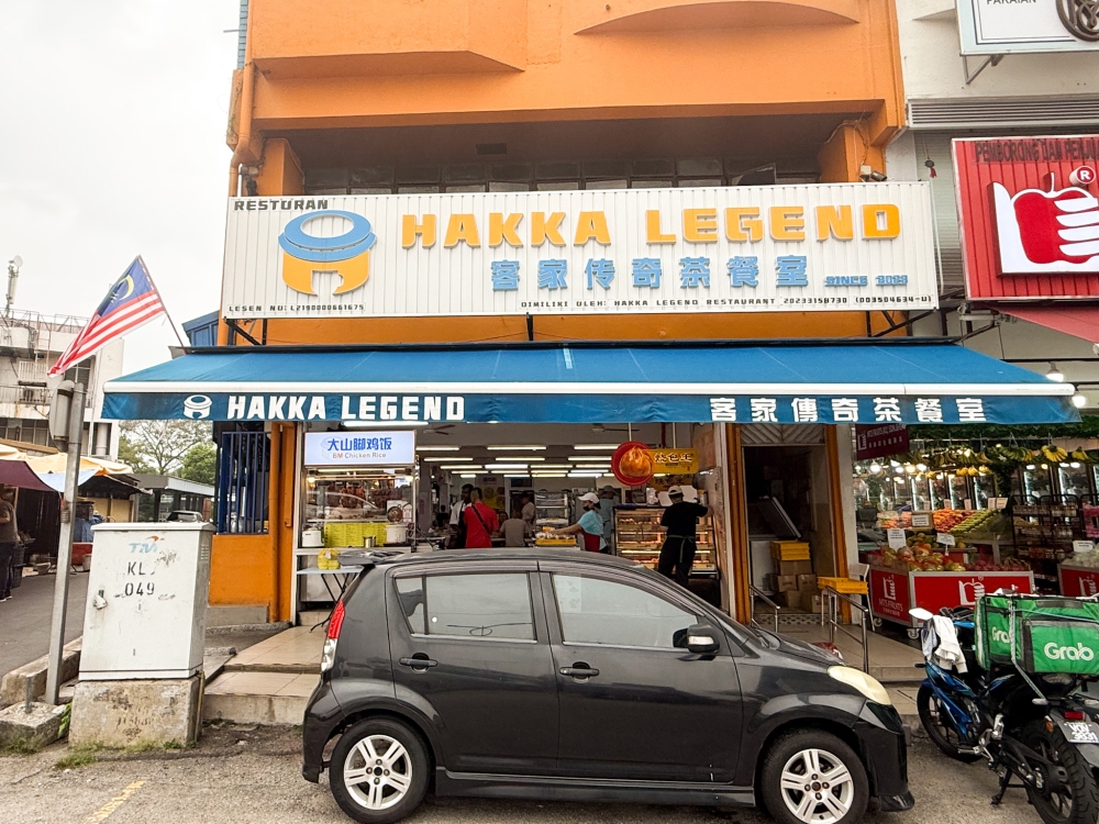 Restoran Hakka Legend took over Restoran Gembira’s vacated spot in Taman Megah. — Picture by Lee Khang Yi 