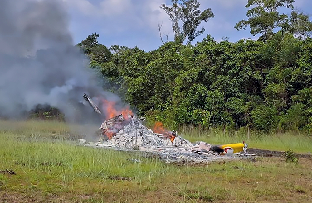 Pilot, four Health Ministry personnel confirmed dead in Long Lellang helicopter crash