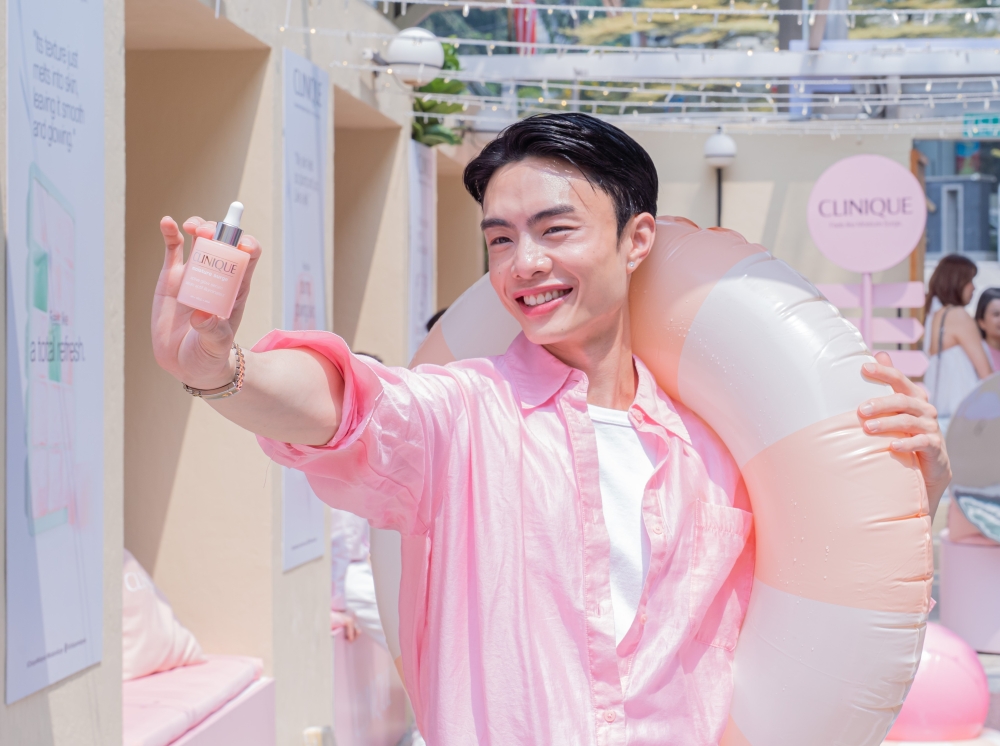 The Moisture Surge range takes centre stage as Clinique turns real consumer conversations on Reddit into inspiration for its latest global campaign.