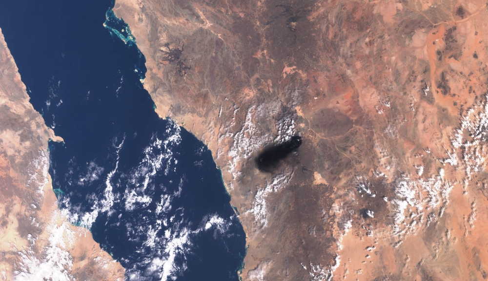 Black smoke billowing over the desert southeast of Medina along the general route of Saudi Arabia’s East-West pipeline (Petroline) on September 10, 2016. Attacks by Yemen's Iran-backed Houthis are hurting Saudi Arabia's oil industry and risk dragging it back to full-scale war. — Copernicus Sentinel Data handout pic via AFP