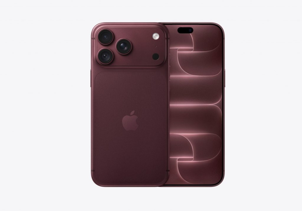 Despite the price increases affecting Apple’s older iPhones, the newly launched iPhone 18 Pro and iPhone 18 Pro Max have surprisingly retained the same starting prices as their predecessors in Malaysia. — SoyaCincau pic