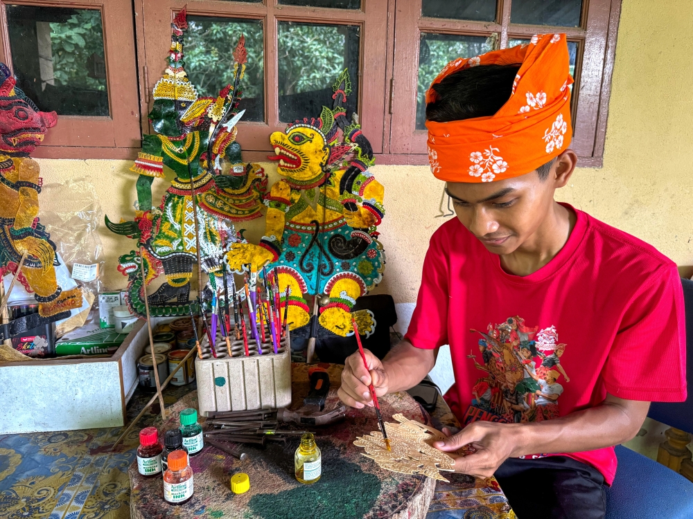 Airell said the process of making a puppet begins with preparing cow or goat hide, which needs to be dried in the sun for about a week. — Bernama pic