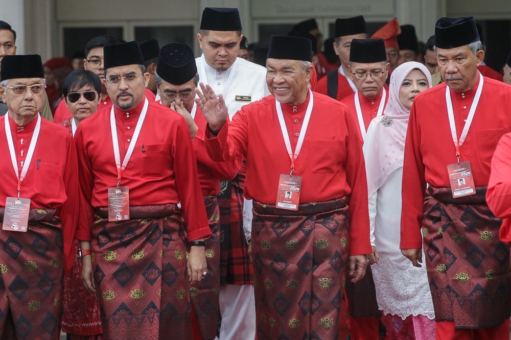 Umno president Datuk Seri Ahmad Zahid Hamidi called for the 16th General Election (GE16) to be held as soon as possible, saying the time had come for Barisan Nasional (BN) to seek a fresh mandate to lead the country. — Picture by Raymond Manuel