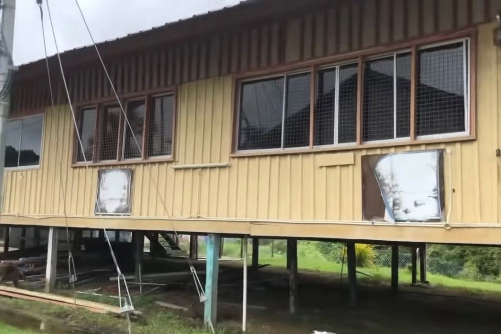 Photo shows the original wooden classroom block of SK Hermanus Assan in Sera. — The Borneo Post pic 