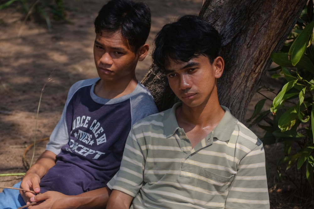 Idan Aedan (right) stars as Ali while Hadi Putra plays Amir in the Malaysia-Indonesia production ‘The Fox King’. — Picture courtesy of Kuman Pictures
