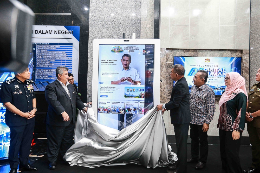AI kiosk that can translate any language and file tourist reports? Saifuddin challenges staff to innovate
