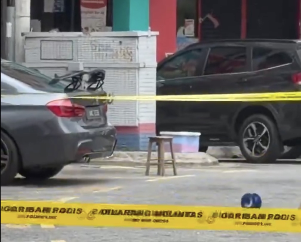 Toy-ing with the bomb squad? Suspicious object in Sri Petaling destroyed, found to contain toy blocks (VIDEO)