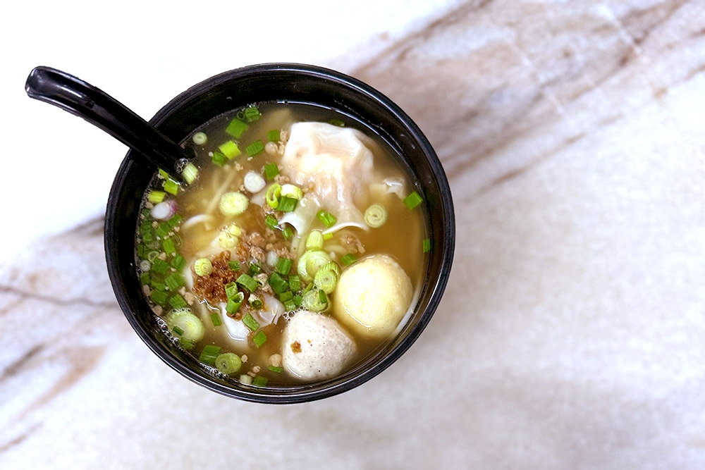 Combination bowl with ‘sui kow’, fish ball and pork meat ball. — Picture by CK Lim