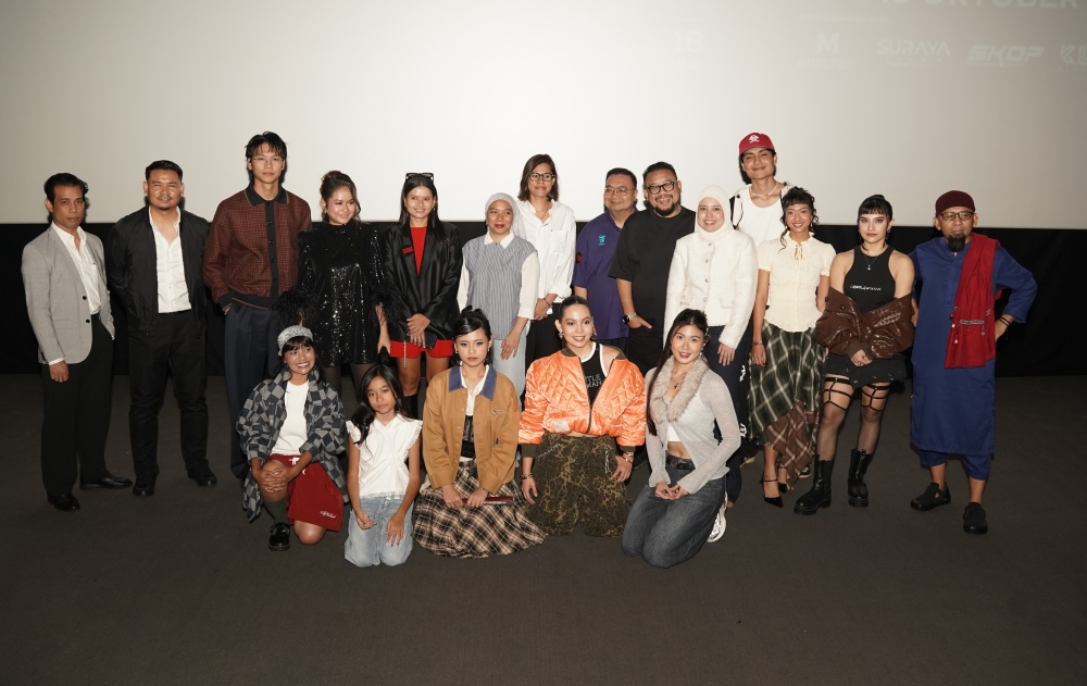 The cast and team of ‘Pemuja Syaitan’ at the film’s launch at 10Star Cinemas yesterday. — Picture courtesy of Primeworks Studios
