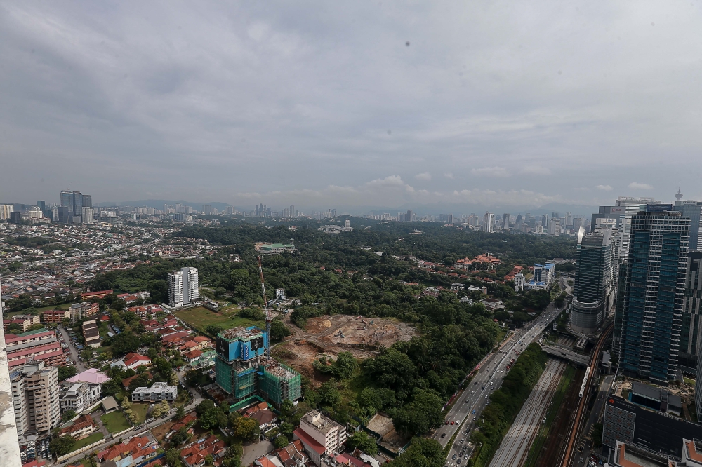 For borrowers with a floating-rate or variable-rate home loan, the interest rate can change over time rather than remaining fixed throughout the loan period. — Picture by Sayuti Zainudin