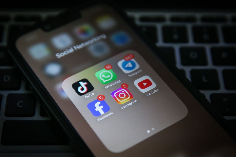 Across the 27-nation EU, the Greek government announced in early April that it intends to ban social media access for under-15s from January 2027. — Picture by Yusof Isa
