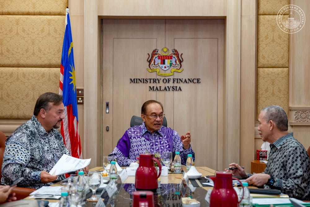 Anwar: Malaysian households using up to 800kWh exempt from AFA, Retail Charge and SST on electricity bills until Dec 31 amid haze, heat