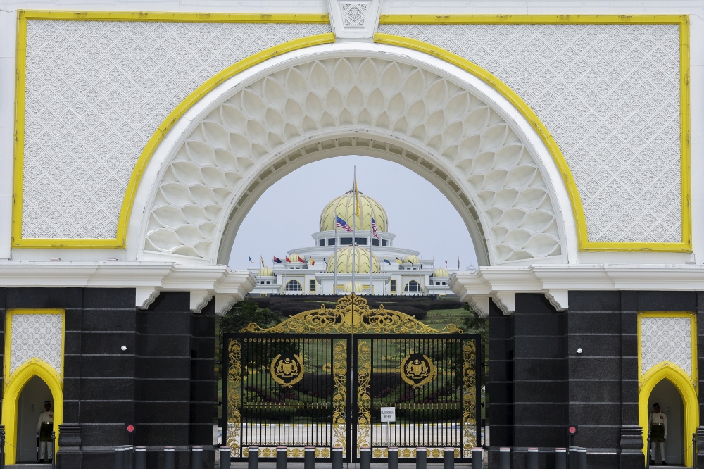 FT Pardons Board convenes at Istana Negara amid talk of Najib’s petition