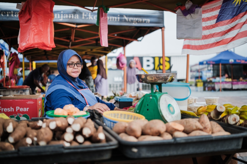 The author argues that strengthening Bahasa Melayu requires Malaysians to understand its history, embrace its evolution and build the scholarly capacity to study it on their own terms. — Pexels.com pic
