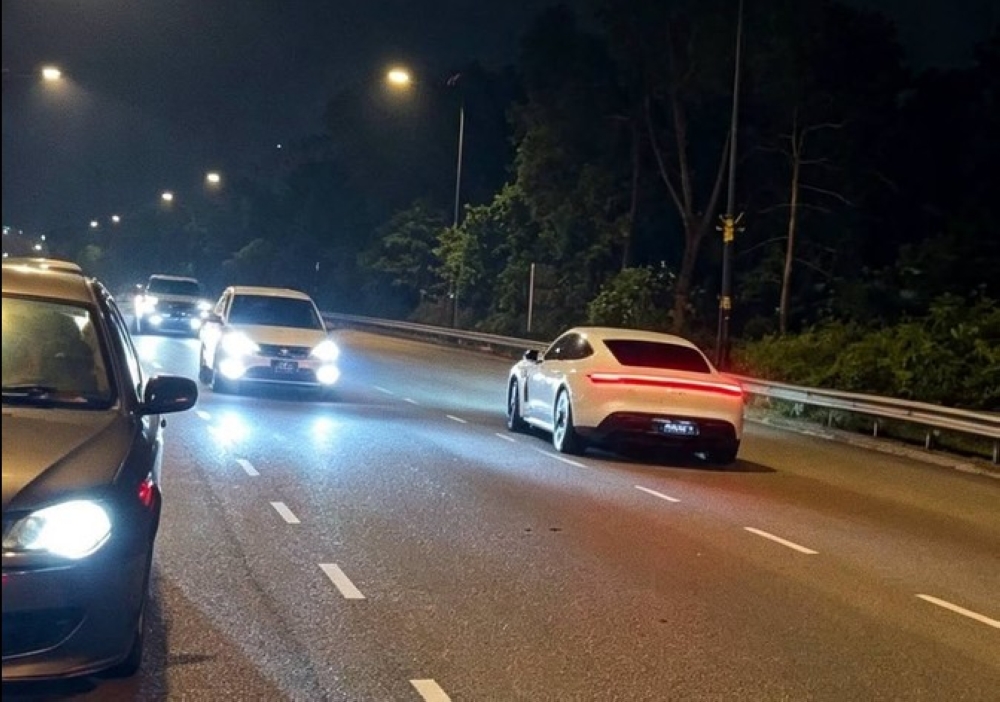 Porsche driver surrenders after driving against traffic to flee Iskandar Puteri roadblock