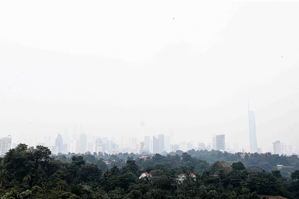 Anwar urges Malaysians to manage energy use as haze worsens, says govt seeking solutions