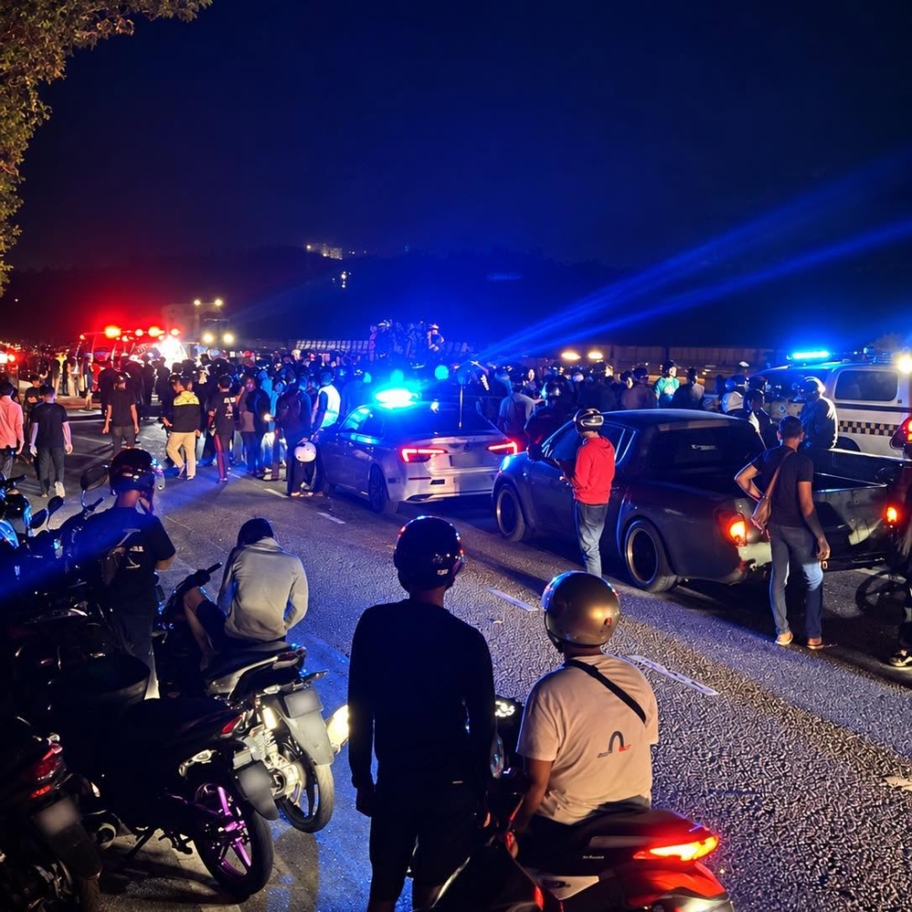 Three young motorcyclists killed, nine injured as 15 vehicles collide in pre‑dawn Ipoh crash