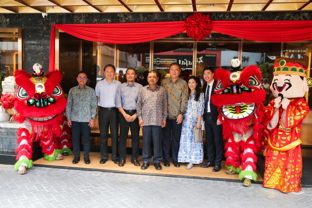 Malaysia Tourism Promotion Board chairman Datuk Manoharan Periasamy officiates the reopening of The Federal Kuala Lumpur on September 18, 2026. — Picture by Choo Choy May