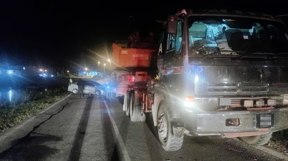 Man killed, three hurt in KM5 Jalan Salim car‑trailer crash in Sibu
