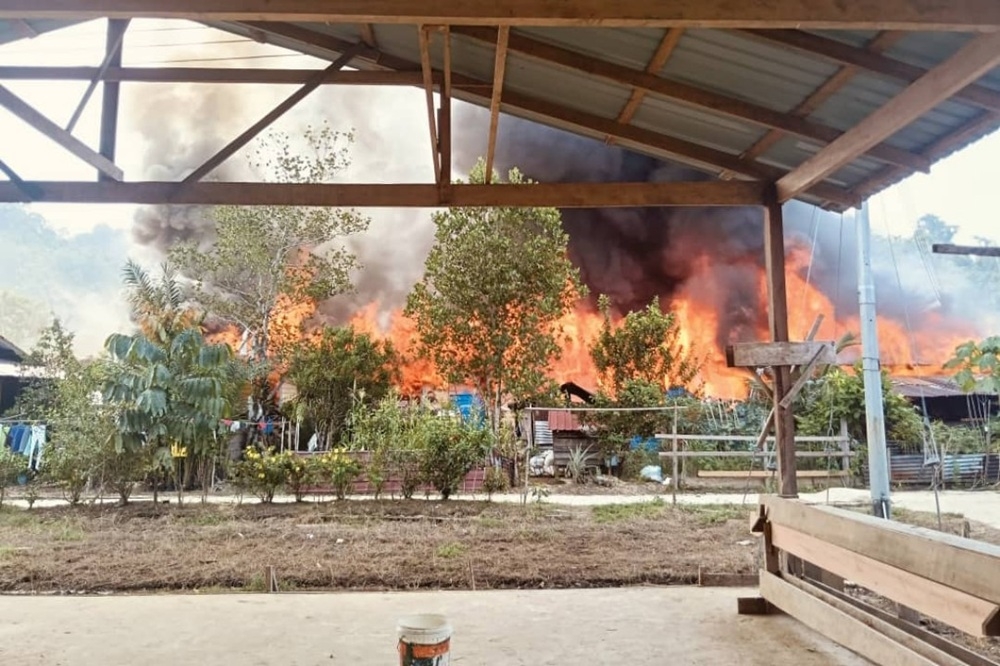 Fire razes 10‑door longhouse in remote Penan settlement in Ulu Baram