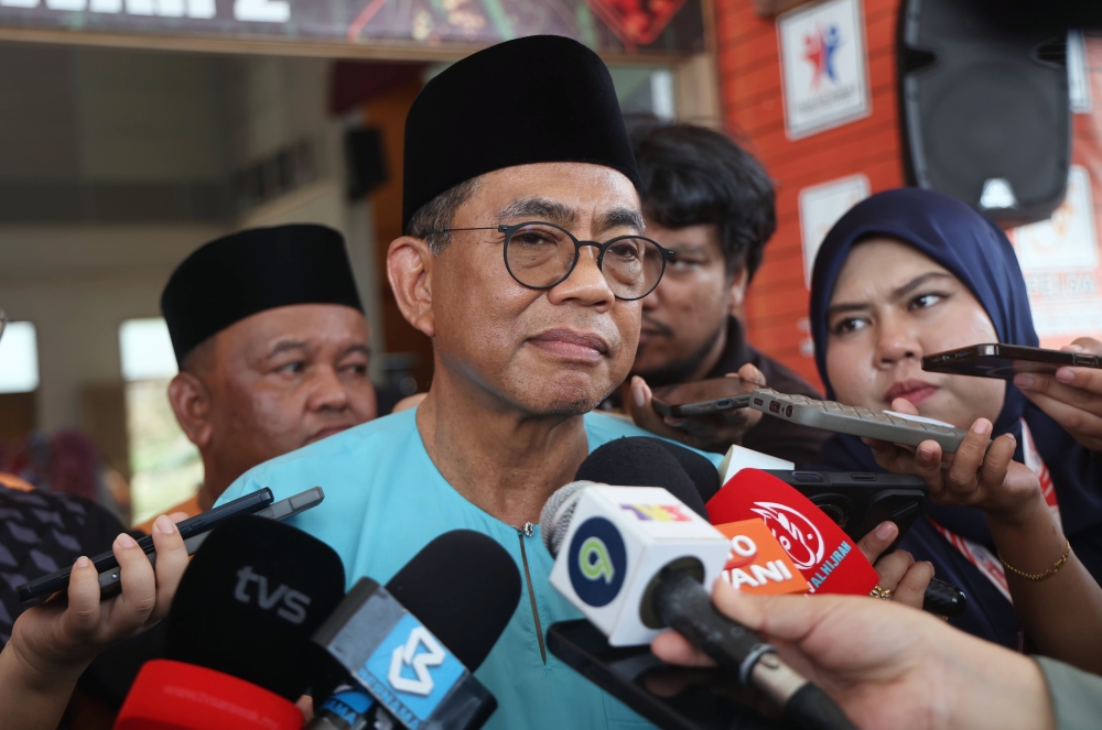 DAP sec-gen’s Cabinet quit offer over Najib house arrest is his own call, says Umno veep Khaled Nordin