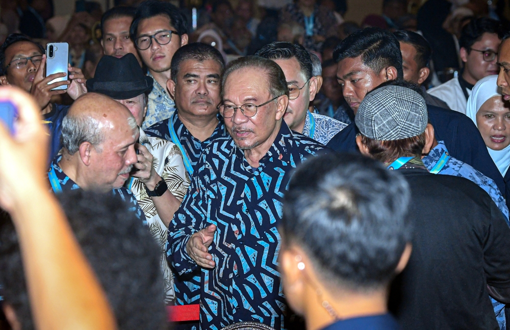 Prime Minister reflects on reformasi journey, says ‘lawan tetap lawan’ spirit must endure